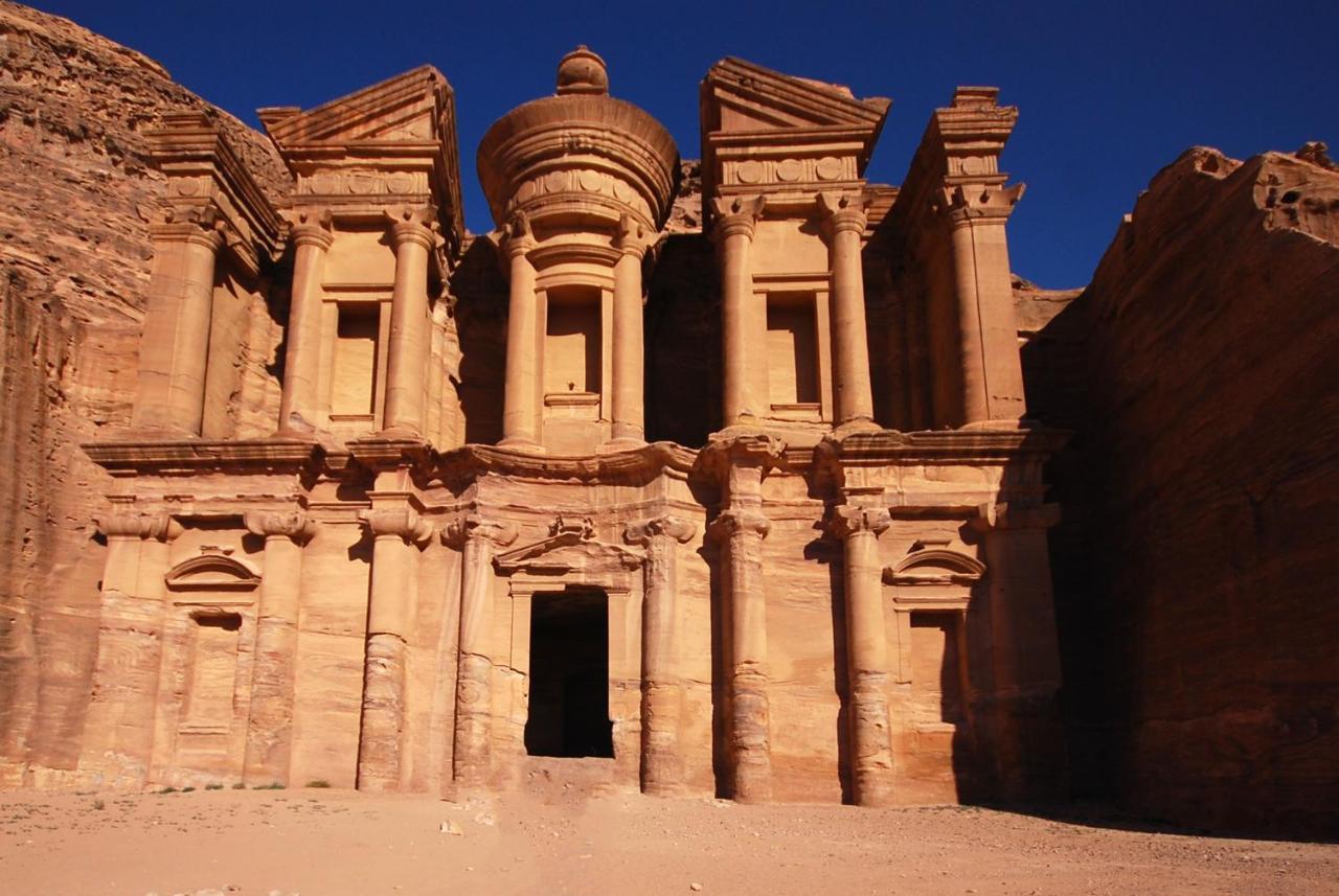Little Petra Heritage Village 와디무사 외부 사진
