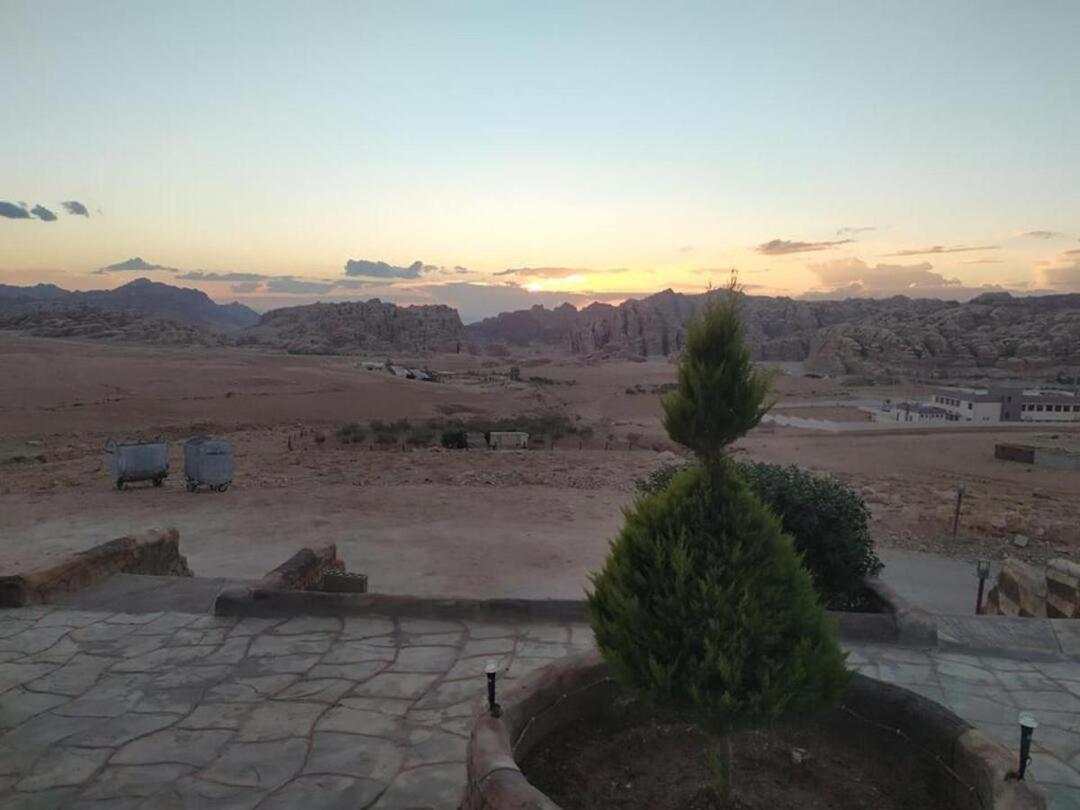 Little Petra Heritage Village 와디무사 외부 사진